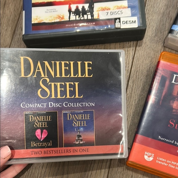 Bundle-7 Danielle Steel Audiobook CDs- Suspects, The Right Time, Betrayal, Rogue - Picture 7 of 16